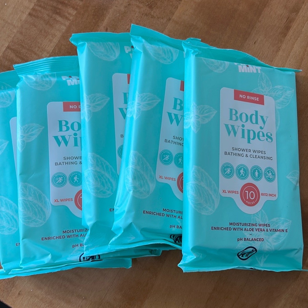 NEW 5pc Bundle of Pipa Mint Body Wipes.
